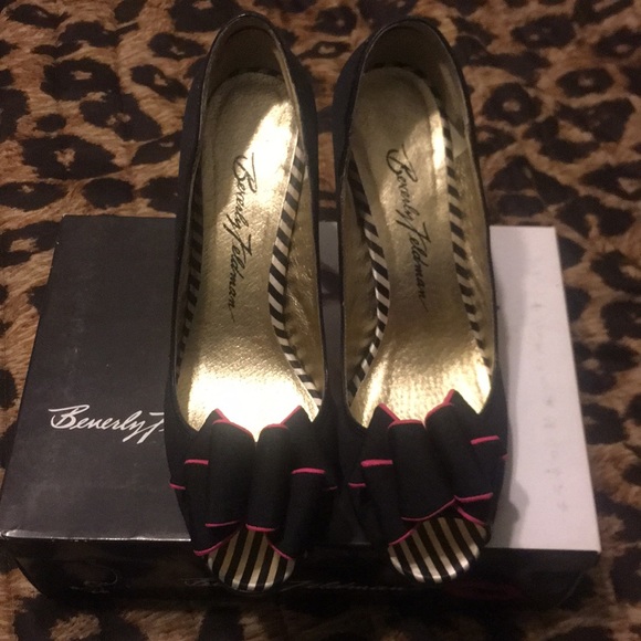 Black heels - Picture 1 of 2